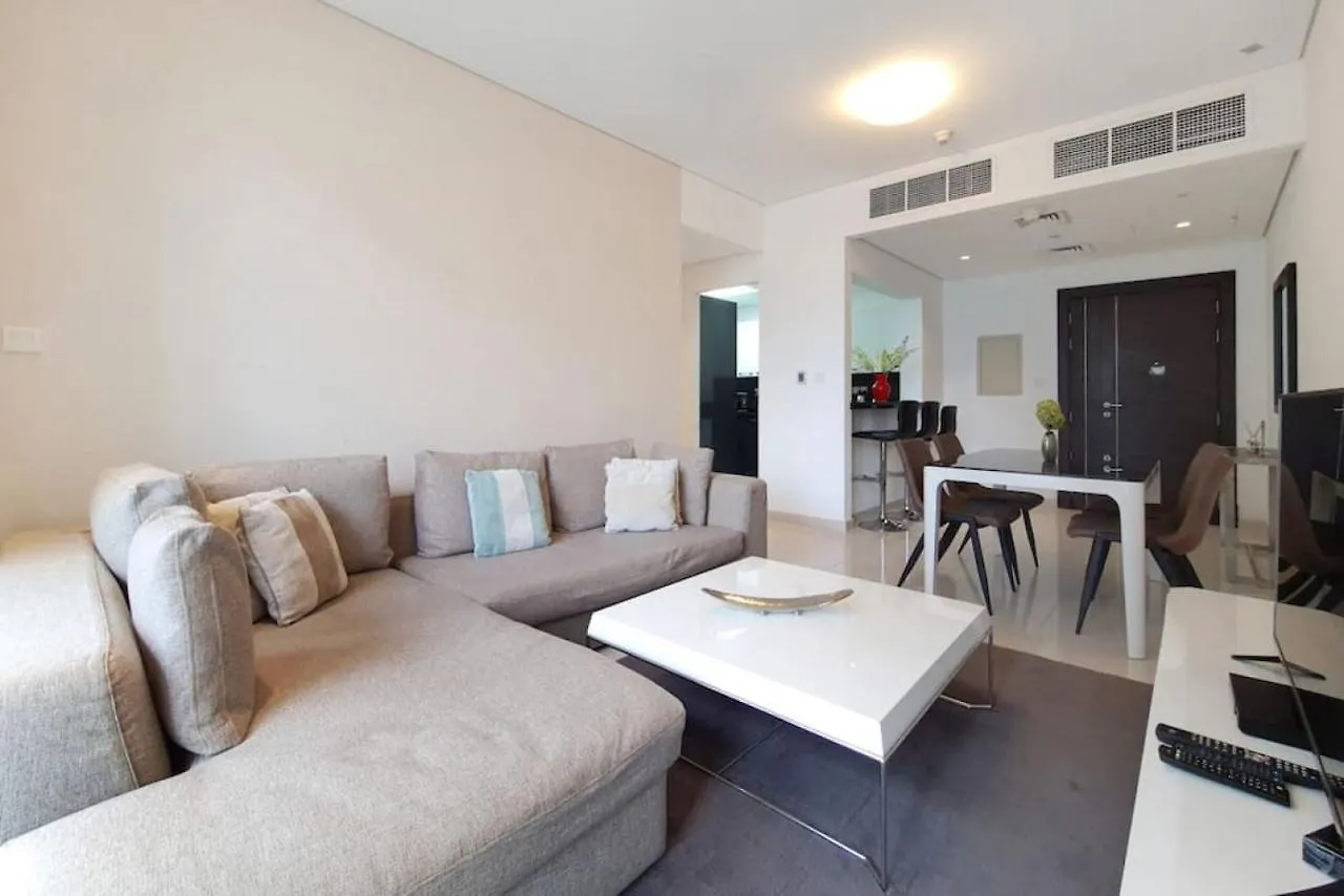 Apartment Silverene Tower B, Dubai Marina - Vibrant Two Bedroom