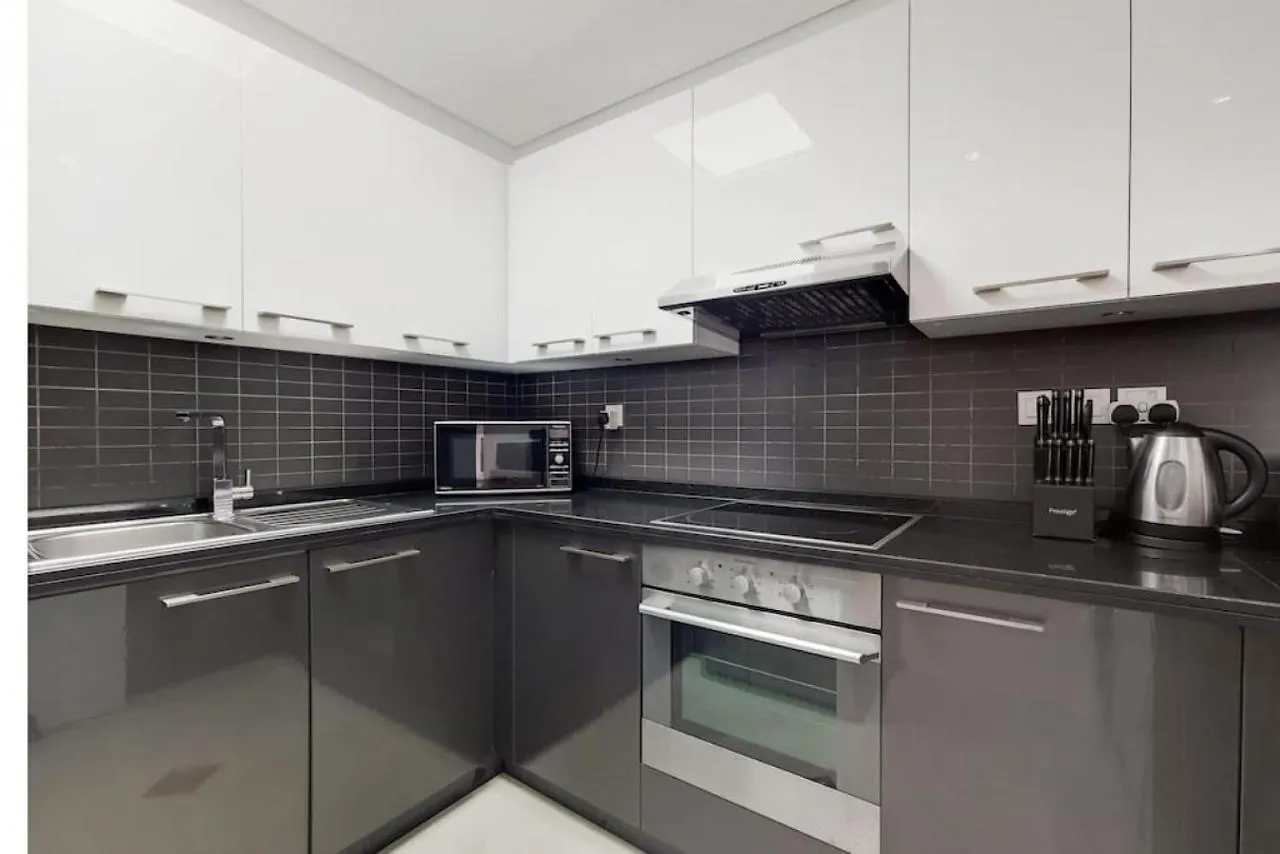 Apartment Silverene Tower B, Dubai Marina - Vibrant Two Bedroom