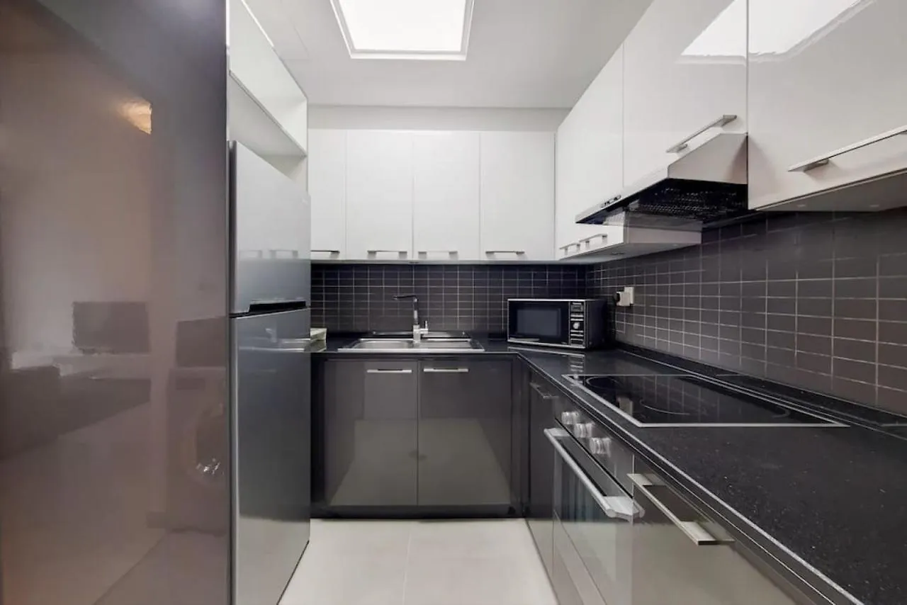 Silverene Tower B, Dubai Marina - Vibrant Two Bedroom 0*,